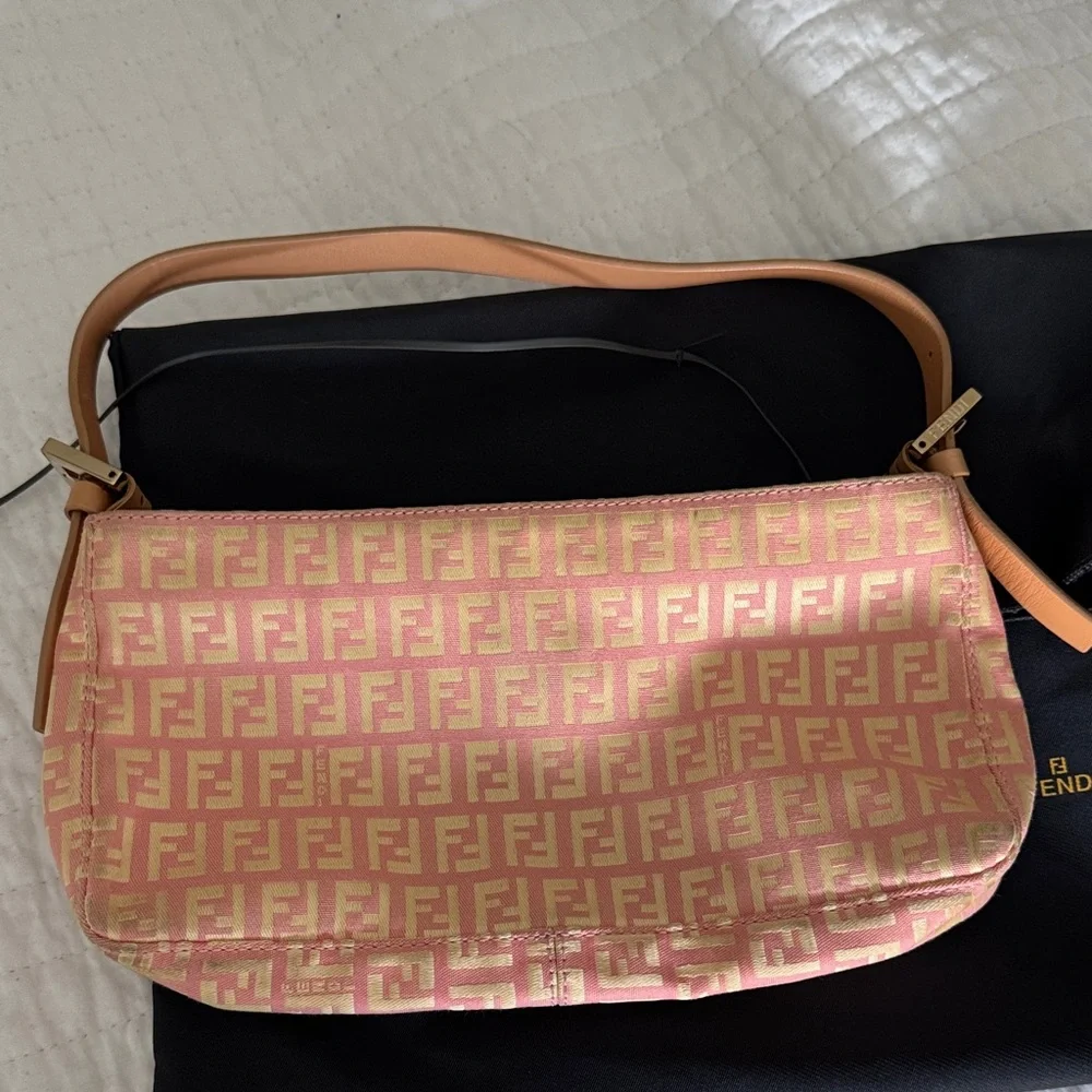 Fendi Pink and Gold Shoulder Bag - Picture 8 of 11